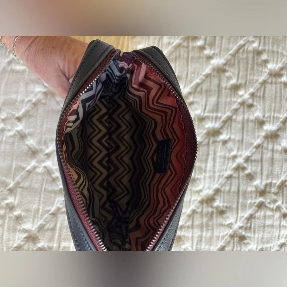 MISSONI for SAUDIA Saudi Arabian Airlines‎ first class amenity kit bag cosmetic